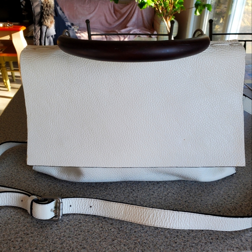 Lia Numa purse